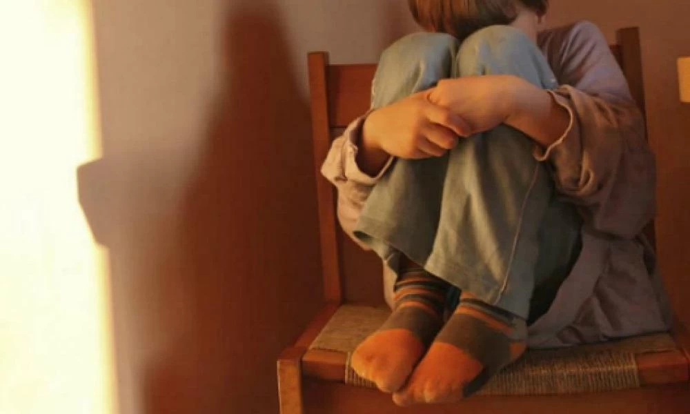 Ρόδος: Μεταφέρεται στο Δαφνί ο 18χρονος που βίαζε τον αδερφό του